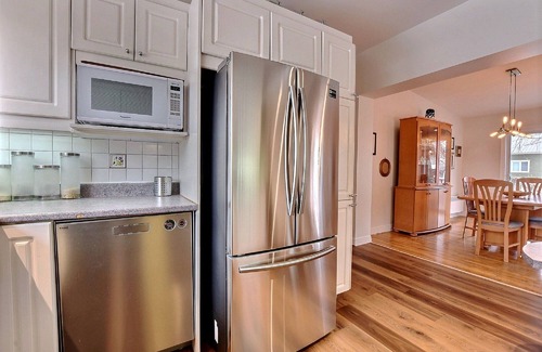 Brossard Casa | Acogedor y tranquilo cerca de todo, 4 camas + piscina climatizada