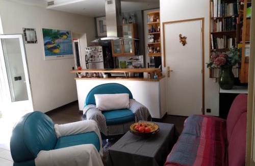 Neuilly-sur-Seine Apartamento | cosy rare 2 bedroom apartment around a private garden