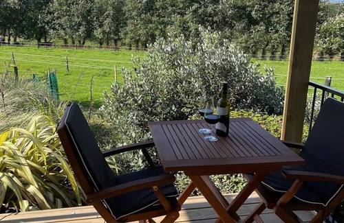 Whanganui Apartamento | Cosy Retreat, Nestled in Tranquil Rural Land With Lovely Views
