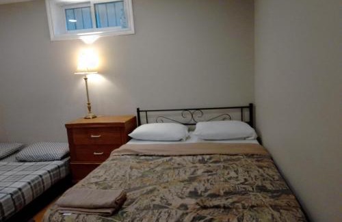 Rosemount Casa | Cosy Romantic and Cost Effective Stay in Kitchener