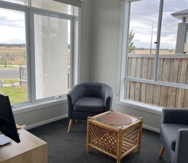 Wollert Cama Y Desayuno | Cosy room stay- 25 min to Melbourne Airport and next to Hume Freeway