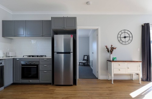Beauty Point Casa | Cosy Self-Contained Unit with QBed, Parking & Wifi