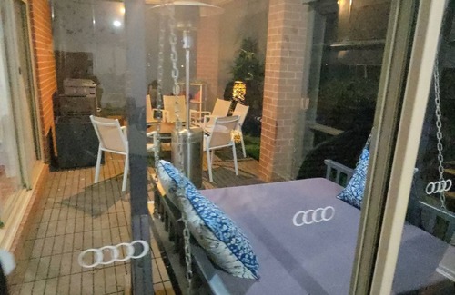 Drouin Casa | Cosy spacious hill holiday home