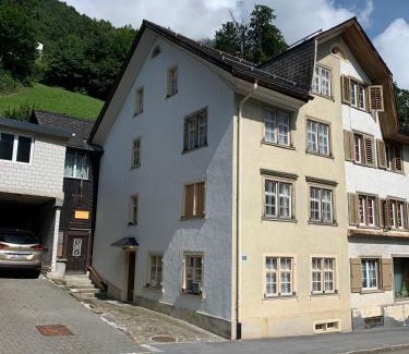 Luchsingen Casa | Cosy stay near stunning sights, located on main street