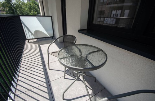 City Centre Apartamento | Cosy Studio Apt in City Center with the Air-con and balcony