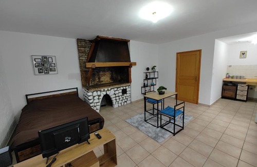 Pont-de-L'Arche Apartamento | Cosy Studio