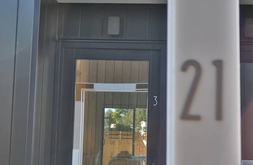 Henderson Casa | Cosy Studio in Awaroa Road