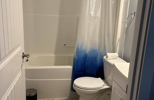 Cochrane Apartamento | Cosy Suite with Rocky Mountain View