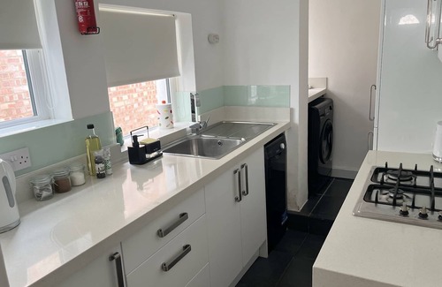 Cheltenham Casa | Cosy terrace house close to town centre, train station and ideal for race course