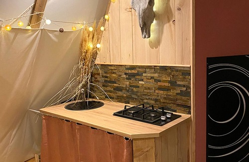 Valenciennes Apartamento | Tipi en pleine nature avec étang, à 30 min de Lille - Tout inclus, pour 4 pers., poêle à bois, BBQ, parking
