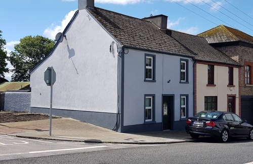 Banagher Casa | Cosy Townhouse on The Hill in Ireland
