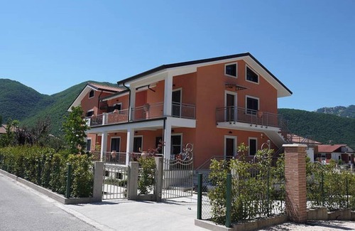 Villa Latina Apartamento | Cosy 2 bedroom Apartment in Peaceful Surroundings