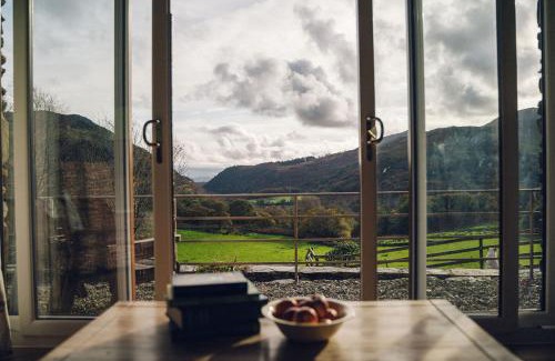 Beddgelert Casa | Cosy Underfloor Heated 17th Century Renovated Mill with Stunning Views - Ty Felin