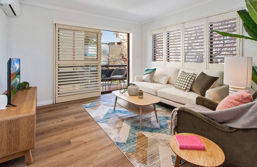 New Farm Apartamento | Cosy Unit with Parking near New Farm Park & River
