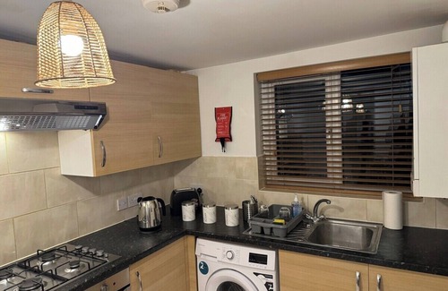 Tottenham Apartamento | Cosy Urban Oasis 2 Bedroom Flat in Tottenham ( Sleeps 5 People )