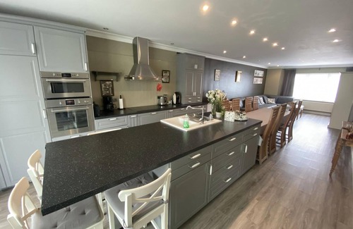 Heers Casa | Cosy Vacation Home for 8 Persons