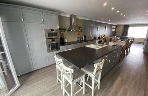 Heers Casa | Cosy Vacation Home for 8 Persons