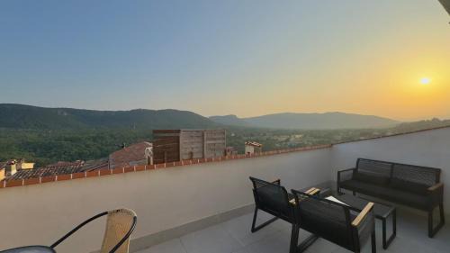 Bagnols-en-Foret Apartamento | Cosy village Home with Horizon