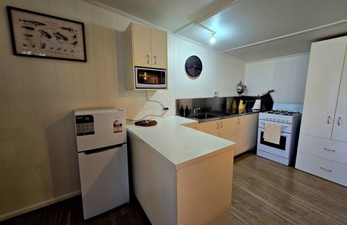 Doctors Point Cabina | Cosy water view cabin in amongst the pristene wilderness of Central Highlands