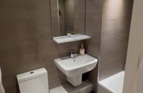 Preston Cama Y Desayuno | Cosy Wembley 2-bed apartment - Free parking - Ideal for contractors and families
