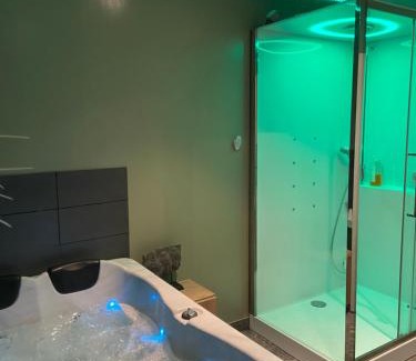 Rouen City Centre Apartamento | CosyRouen Bali Jacuzzi & Hamman