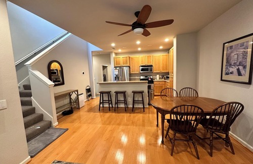 Rohnert Park Condominio | Cotati Station condo with Garage and A/C