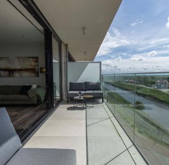 Cadzand-Bad Apartamento | Côte de la Mer, Ultra Luxurious, Sea View, use of shared pool and sauna