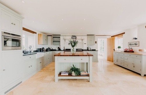 Whichford Casa | Cotswold Farmhouse Barn - stunning views