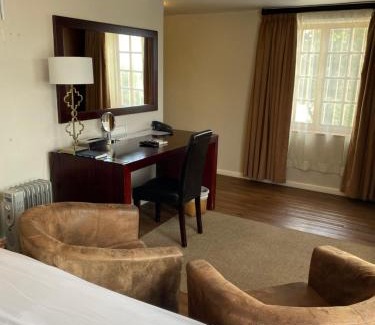 Milnerton Casa | Cotswold House