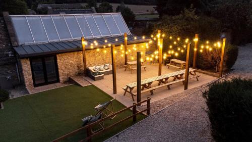 Petty France Casa | Cotswold Spa House - Country house retreat with indoor swimming pool and hot tub, ideal for large groups
