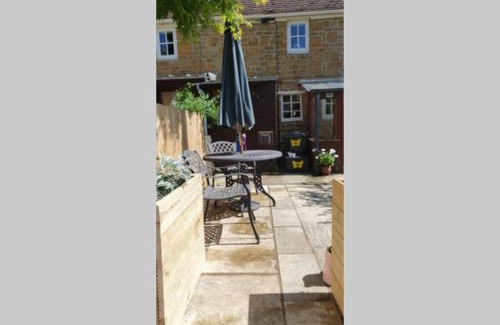 Ilmington Casa | Cotswolds Cottage Ilmington with Wood Burning Stove & BBQ - pet friendly