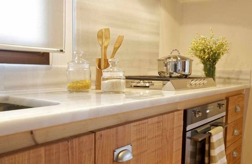 Sant Andreu Salou Apartamento | Apartamento rural con wifi gratis, chimenea y jardín y piscina comunitaria