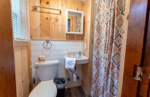 Weirs Beach Cabina | Cottage 14 Summary: A