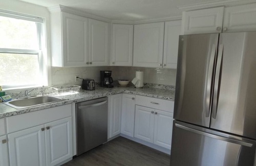 Hyannis Cabaña | Cottage | 3 Min Walk to the Beach