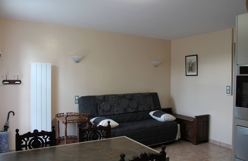 Tuffalun Cama Y Desayuno | Casa rural 3 personas, a 6 km del Loira, entre Angers y Saumur, acceso para discapacitados, calma.