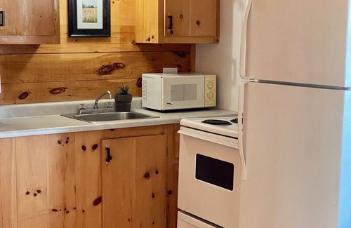 French River Cabaña | Cottage #4 - 2 bedroom - family & pet friendly!