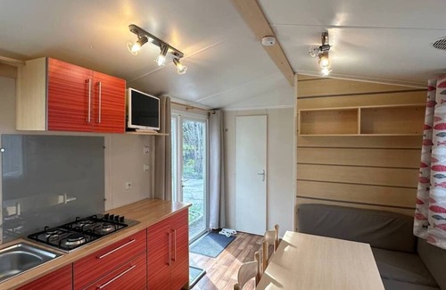 Leuk Casa | Cottage 4 Ideales 2 Zimmer Mobilhome für 3 Erwachsene +1 Kind auf Ecksofabett