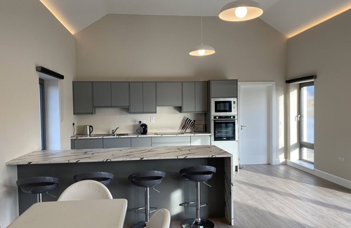Connemara Cabaña | Cottage 421 - Letterfrack - sleeps 4 guests in 2 bedrooms