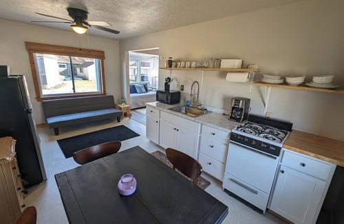 Stow Cabaña | Cottage #6 - Cute and airy 2 bedroom cottage right on Chautauqua Lake!