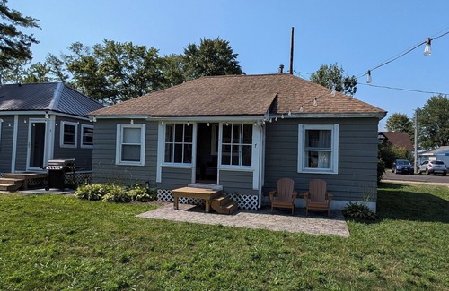 Stow Cabaña | Cottage #7 - Lakefront Cozy Cottage with 1 bedroom in Charming Stow, NY