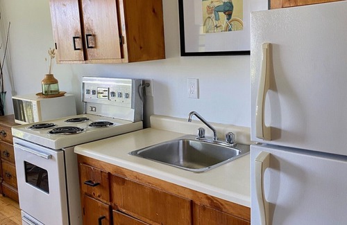 French River Cabaña | Cottage #7 with coastal decor - 1 bedroom - pet friendly!