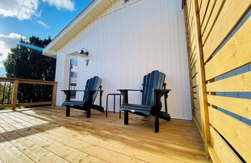 French River Cabaña | Cottage #7 with coastal decor - 1 bedroom - pet friendly!