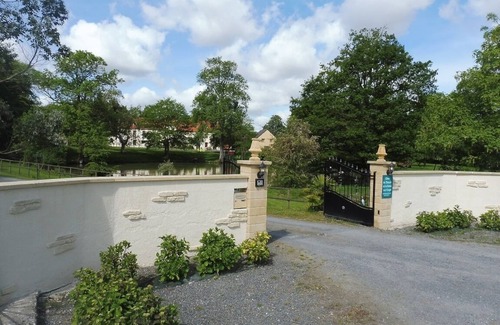 Cartigny l'Epinay Cabaña | Cabaña 8 personas con piscina cubierta climatizada y estanque de pesca.