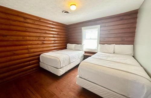 Nancy Casa | Cottage 9-Lees Ford Marina