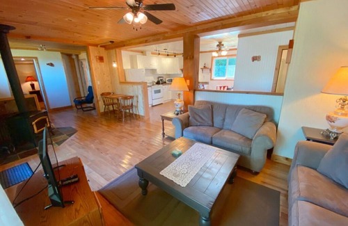 Northern Bruce Peninsula Cabaña | Cottage at Bruce Peninsula National Park and Lake Huron to live with the nature