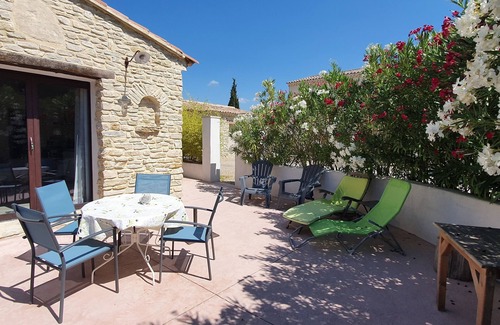 Saumane-de-Vaucluse Cabaña | Casa rural a los pies del Luberon completamente renovada y con aire acondicionado para 2 a 4 personas.