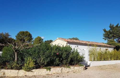 Saumane-de-Vaucluse Cabaña | Casa rural a los pies del Luberon completamente renovada y con aire acondicionado para 2 a 4 personas.