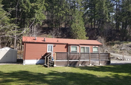 Scotch Creek Casa | Cottage at the Lake