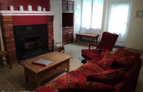 Les Salles Lavauguyon Casa | Cottage by the Chateau with pool in National Parc