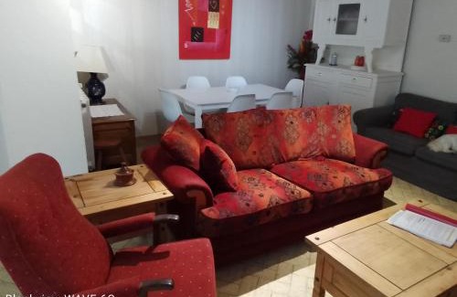 Les Salles Lavauguyon Casa | Cottage by the Chateau with pool in National Parc